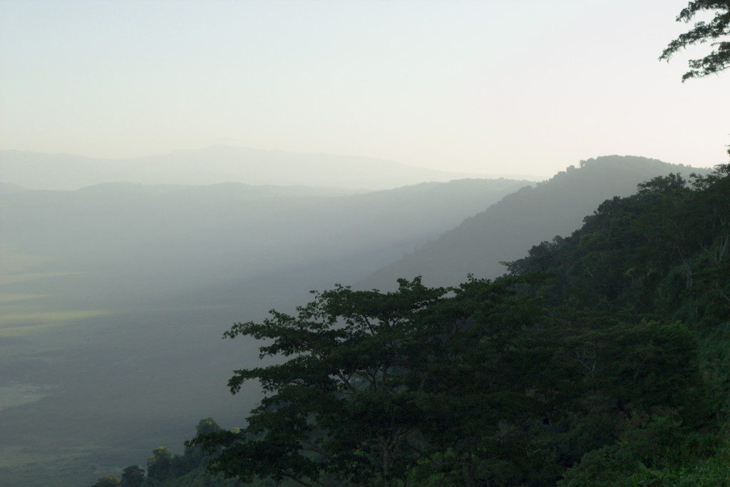 Crater + South Serengeti - Screen-2