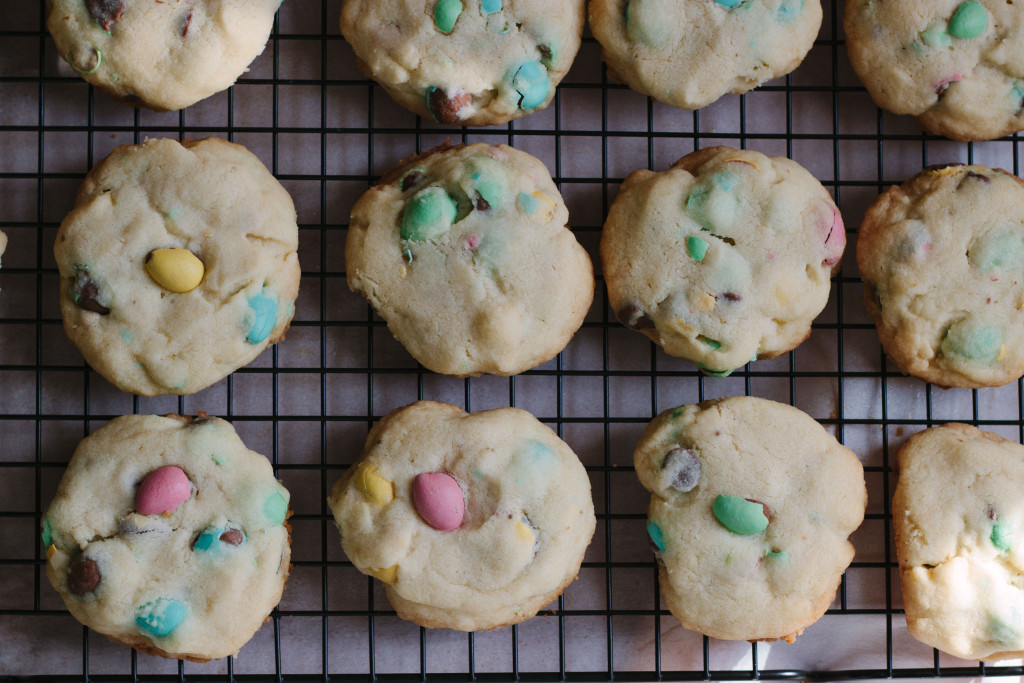 mini eggs shortbread cookies